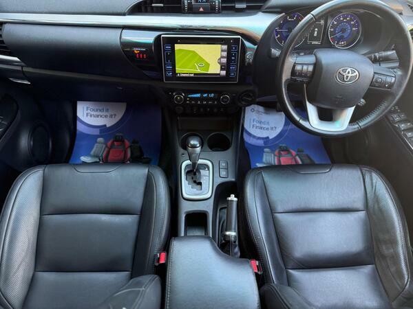 Toyota HILUX Hilux Invincible D-4d 4Wd Double Cab Black #15