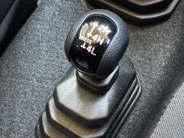 Suzuki Jimny White #32