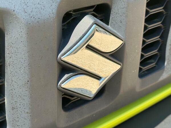 Suzuki Jimny White #25