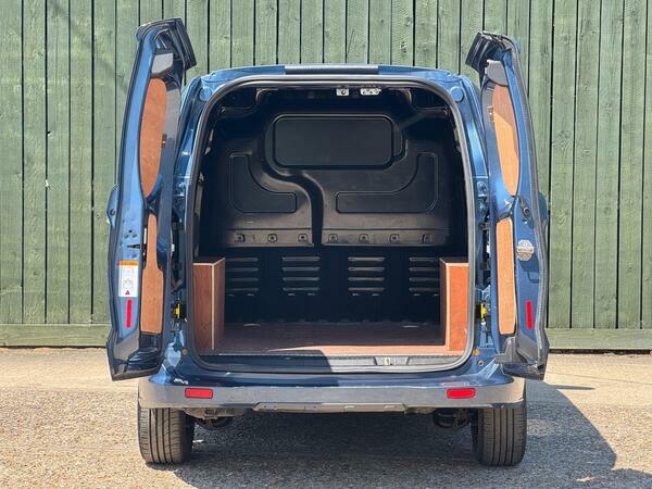 Ford Transit Courier Courier Black #34