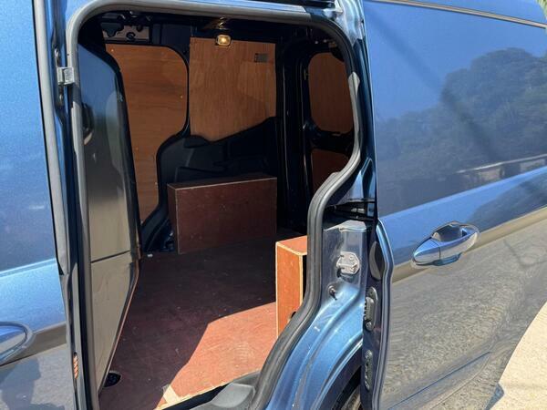 Ford Transit Courier Courier Black #36