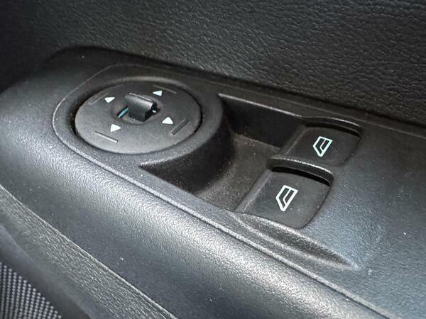 Ford Transit Courier Courier Black #20