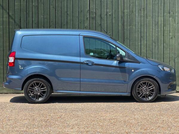 Ford Transit Courier Courier Black #12