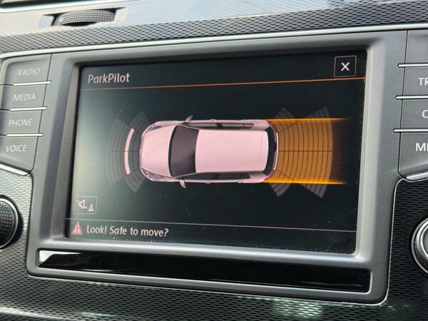 Volkswagen Golf Petrol White #32