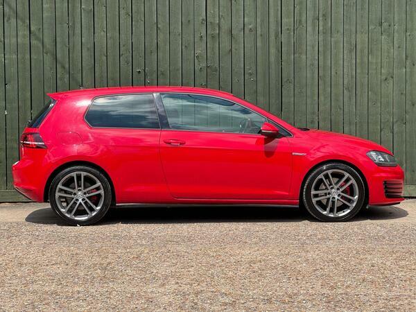 Volkswagen Golf Petrol White #12