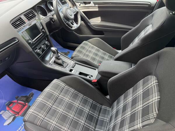 Volkswagen Golf Petrol White #10