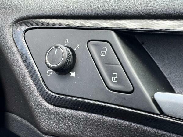 Volkswagen Golf Petrol White #24