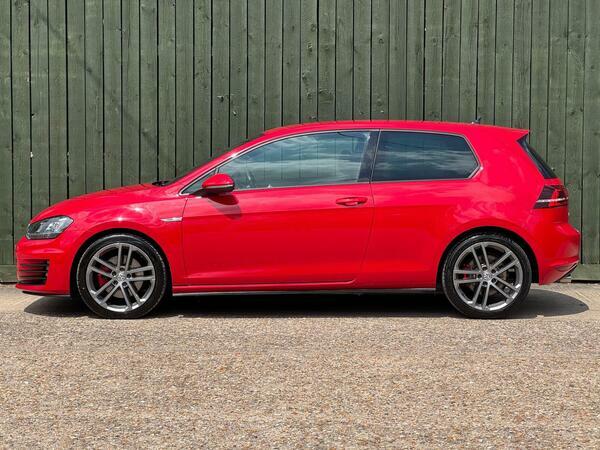 Volkswagen Golf Petrol White #9