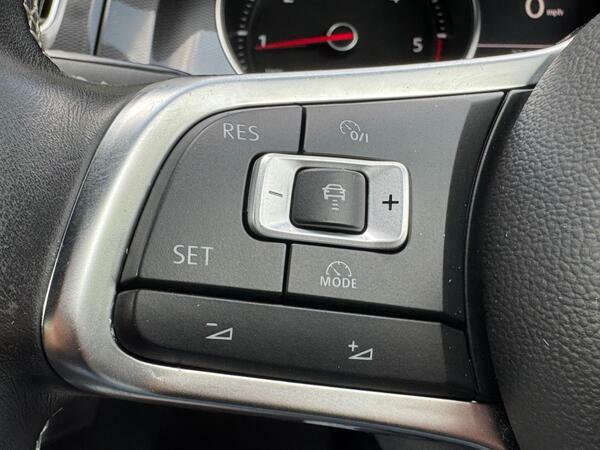 Volkswagen Golf Petrol White #20