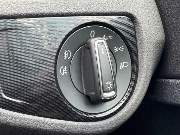 Volkswagen Golf Petrol White #23