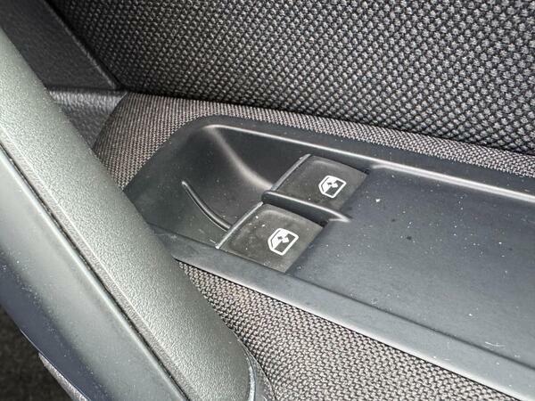 Volkswagen Golf Petrol White #25
