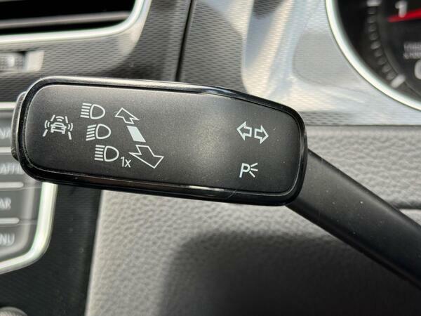 Volkswagen Golf Petrol White #19