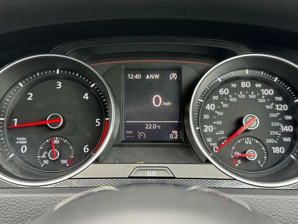 Volkswagen Golf Petrol White #39