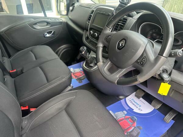 Renault Trafic 2.0 Dci Energy 28 Sport Swb Standard Roof Euro 6 Black #2