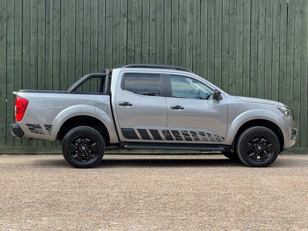 Nissan Navara Dci Tekna Shr Dcb Black #10