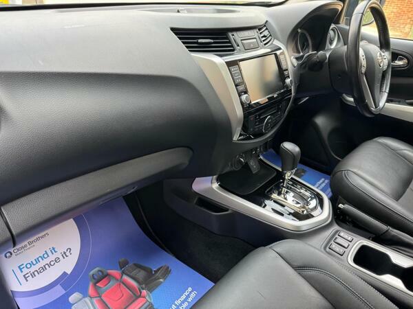 Nissan Navara Dci Tekna Shr Dcb Black #28