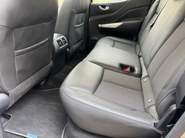 Nissan Navara Dci Tekna Shr Dcb Black #36