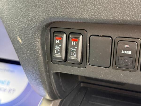 Mitsubishi L200 Double Cab Di-d 151 4Life 4Wd White #24