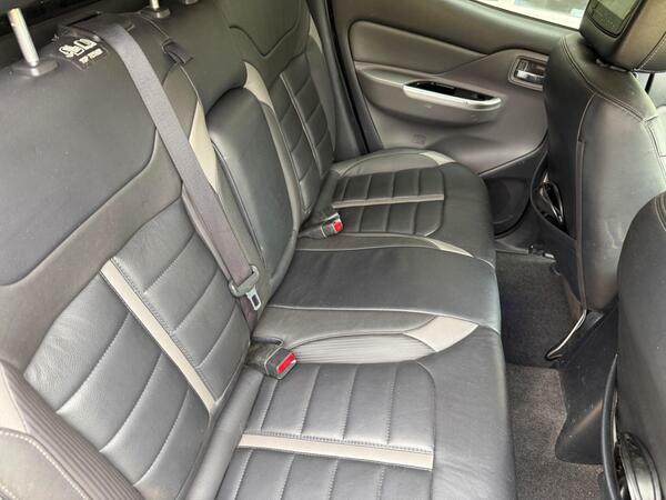 Mitsubishi L200 Double Cab Di-d 151 4Life 4Wd White #23
