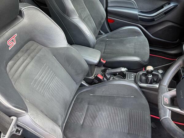 Ford Fiesta 1.5 Ecoboost St-3  #6