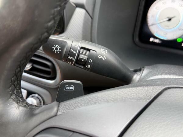 Hyundai Kona Premium Grey #25