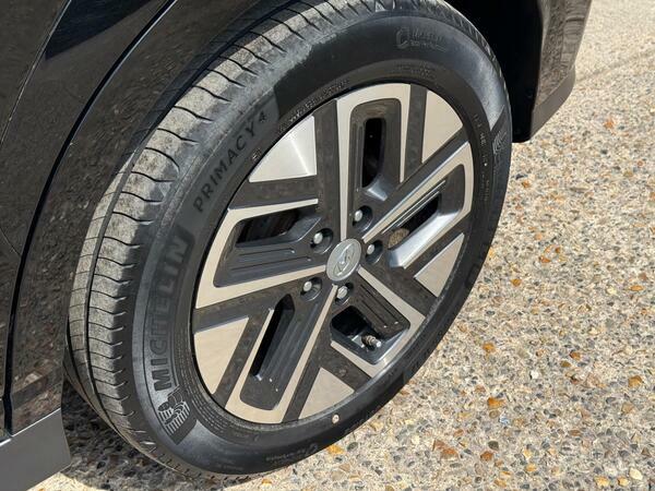 Hyundai Kona Premium Grey #34