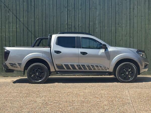 Nissan Navara Dci Tekna Shr Dcb Black #13
