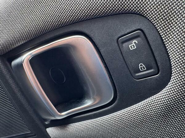 BMW i3 White #22