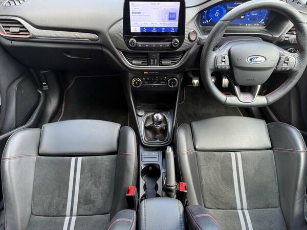 Ford Fiesta 1.0 Ecoboost St-line X Hatchback Red #2