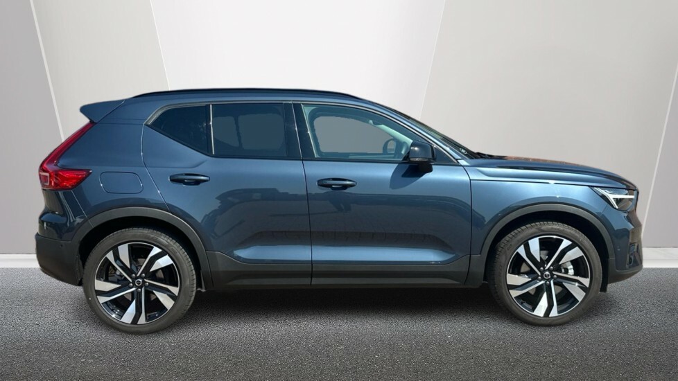 Volvo XC40 Ultra, B3 Mild Hybrid, Dark 6000 Saving BD26EGE Blue #3
