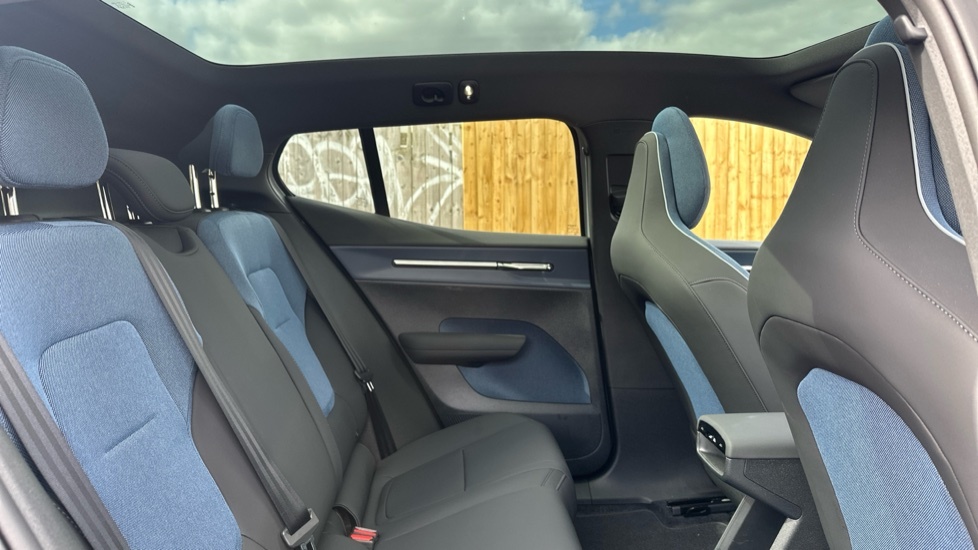 Volvo EX30 Ultra, Twin Motor Performance Panoramic Roof OV75NCO Grey #6