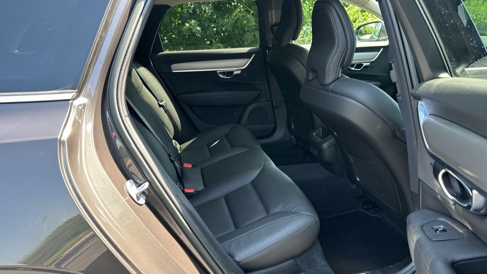 Volvo V90 2.0 B4 Mhev Momentum Euro 6 Ss Grey #6