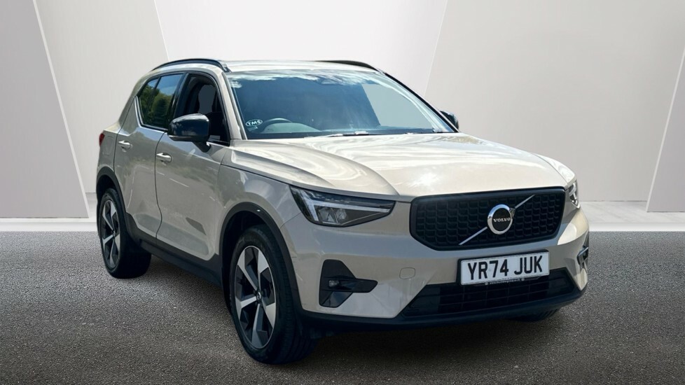 Volvo XC40 Plus, B3 Mild Hybrid, Dark 200 Road Tax