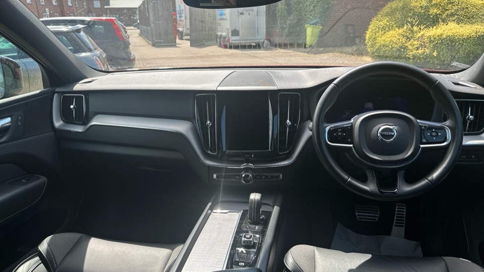 Volvo XC60 Recharge R-design, T6 Awd Plug-in Hybrid Panorami PY22AEA Red #5