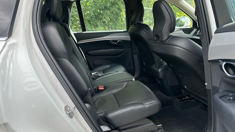 Volvo XC90 2.0 B5 Mhev Momentum Suv Hybrid 4W White #6