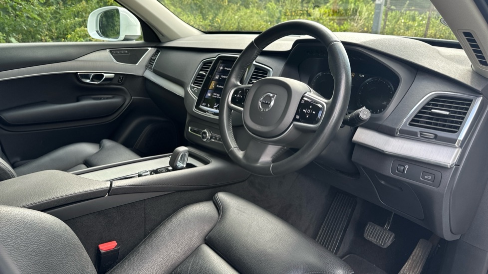 Volvo XC90 2.0 B5 Mhev Momentum Suv Hybrid 4W White #4
