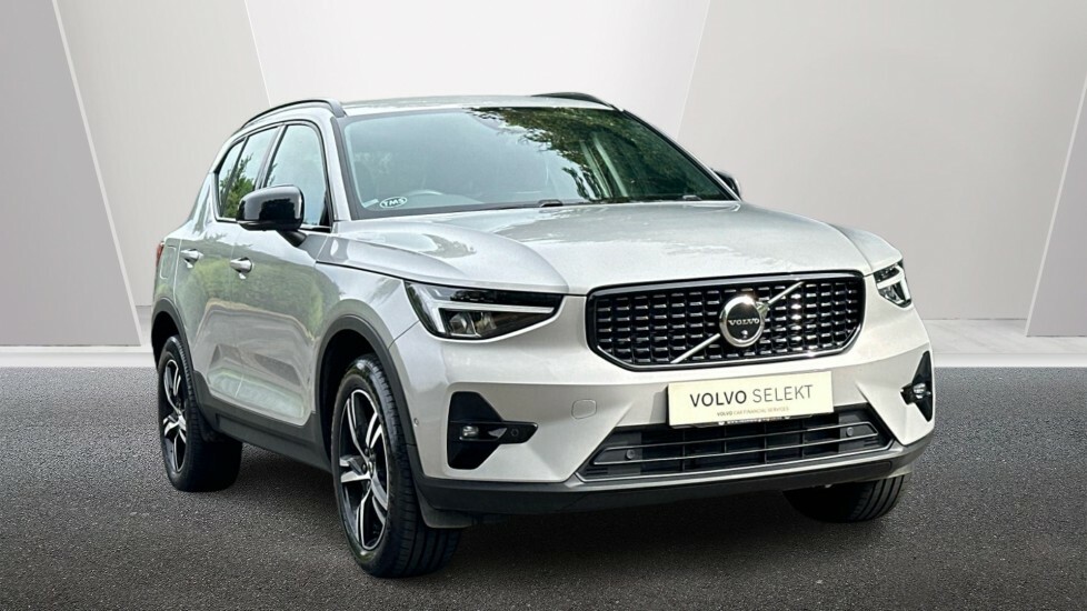 Volvo XC40 2.0 B3 Mhev Plus Dark Dct Euro 6 Ss Silver