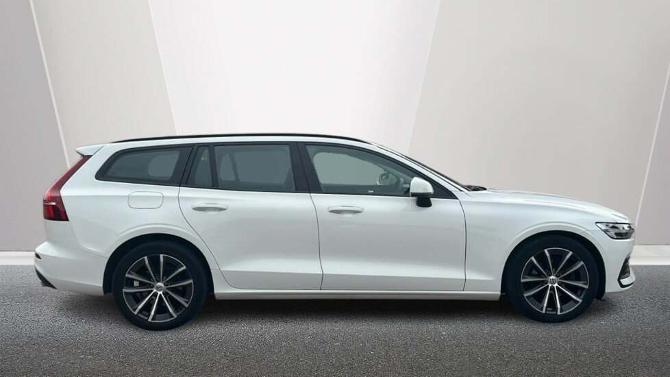 Volvo V60 Momentum, B3 Mild Hybrid Park Assist Cruise Cont White #3