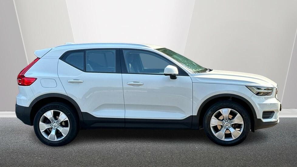 Volvo XC40 1.5 T3 Momentum Suv Euro 6 Ss SM21MXF White #3