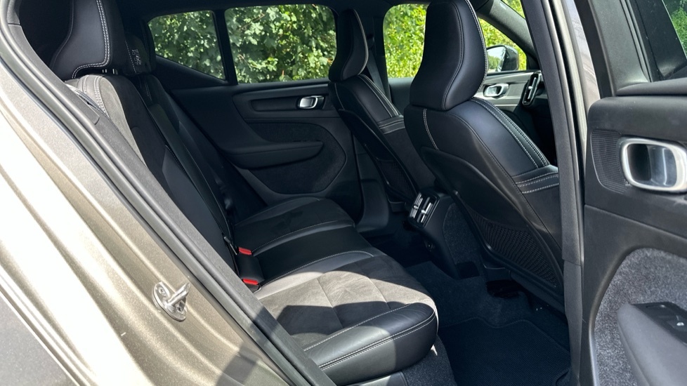 Volvo XC40 1.5 T3 R-design Euro 6 Ss NA22UOV Grey #6