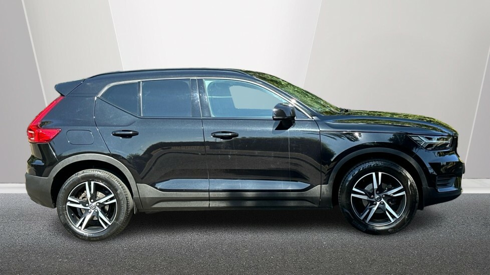 Volvo XC40 1.5 T3 R-design Suv Euro 6 Ss NL22WFG Black #3