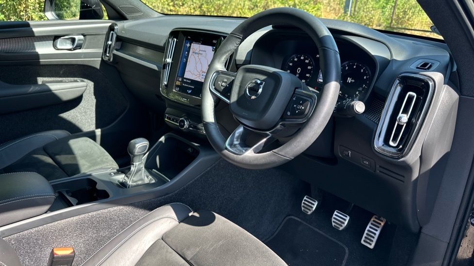 Volvo XC40 1.5 T3 R-design Suv Euro 6 Ss NL22WFG Black #4