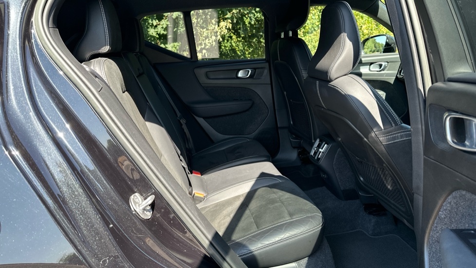 Volvo XC40 1.5 T3 R-design Suv Euro 6 Ss NL22WFG Black #6