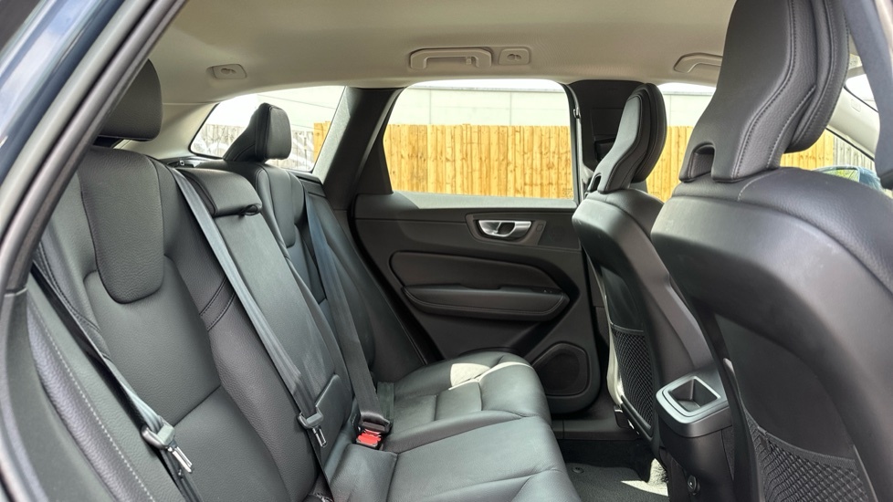 Volvo XC60 Momentum, B4 Awd Mild Hybrid Lovely Mileage Blue #6