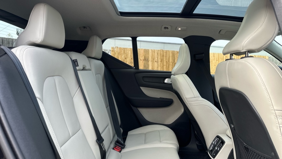 Volvo XC40 Ultra, B4 Mild Hybrid, Dark Blond Leathe OY75VUM Black #6