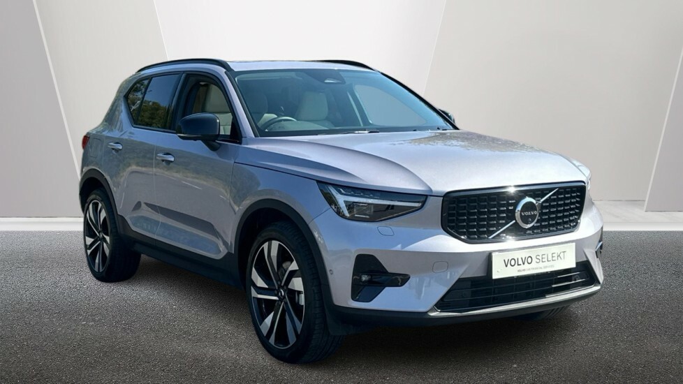 Volvo XC40 Ultra, B4 Mild Hybrid, Dark Blond Leathe OE75ZSX Silver