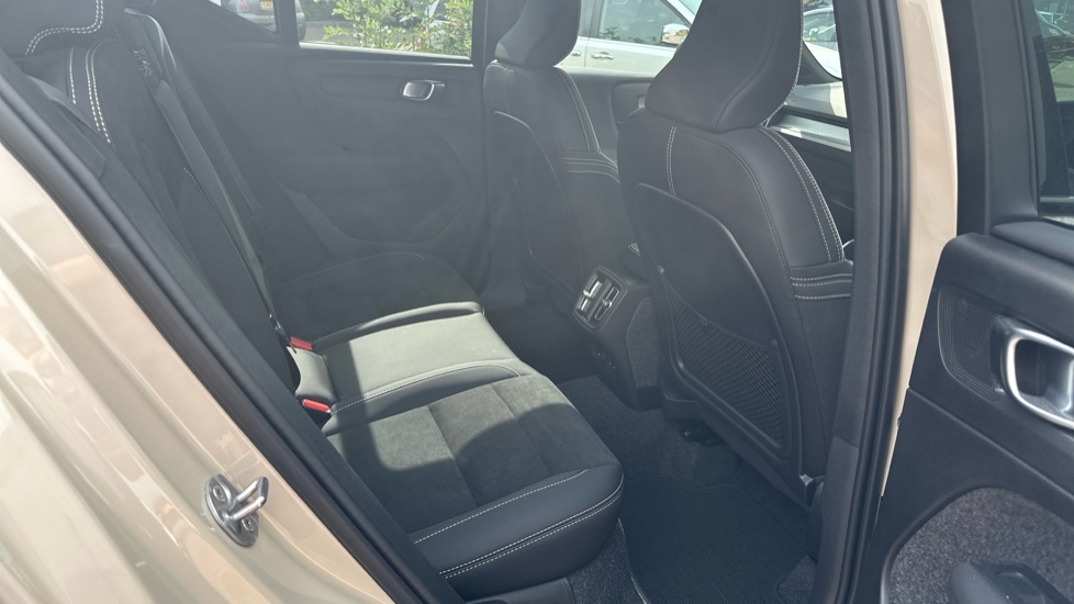 Volvo XC40 Plus, B3 Mild Hybrid, Dark 360 Camera Pa BL24WZU #6