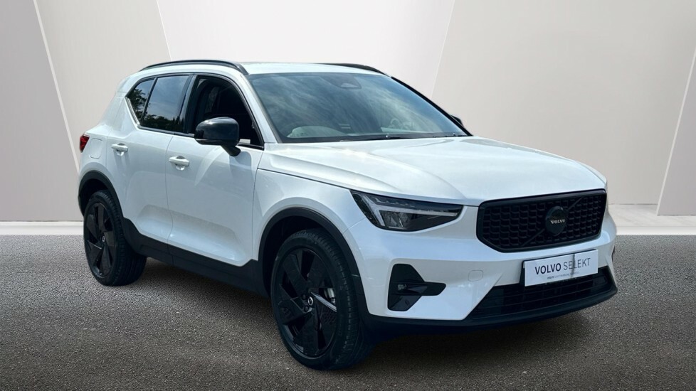 Volvo XC40 Black Edition Plus, B4 Mild Hybrid, Deliv White