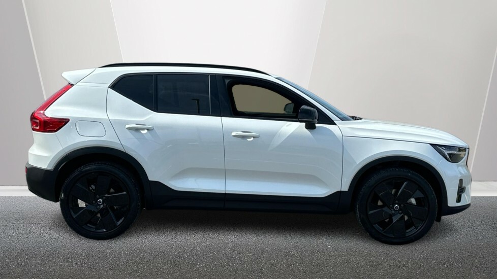 Volvo XC40 Black Edition Plus, B4 Mild Hybrid, Deliv LV26BEP White #3