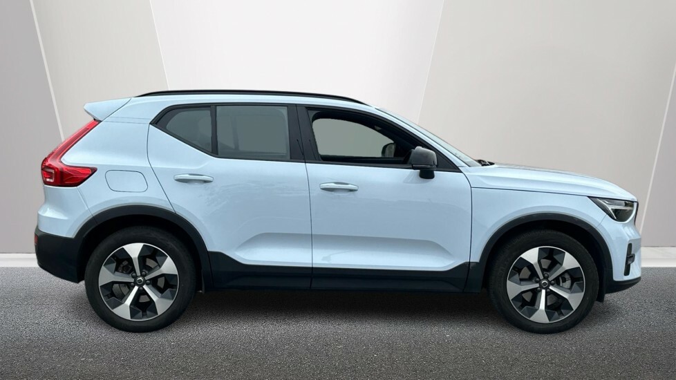 Volvo XC40 Plus, B3 Mild Hybrid, Dark 200 Roax Tax FH25OVS Blue #3